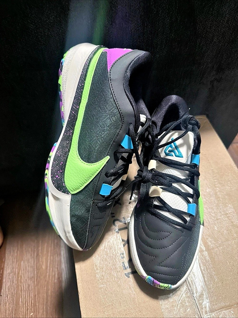 Nike Zoom Freak 5 Black/Phantom-Fuchsia Dream DX4985-002 Men's Sz 7.5